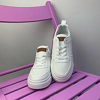 БУТИ В ТРЕНДІ: КУПИТИ МОДНІ ЖІНОЧІ КЕДИ