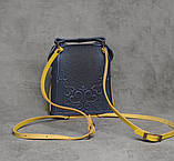 Шкіряний синьо-жовтий рюкзак ручної роботи, сумочка-рюкзак з авторським тисненням у стилі бохо, фото 7
