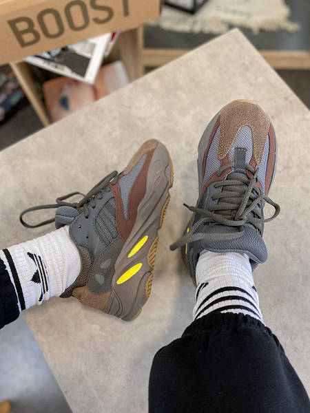 Yeezy 700 2024 mauve replica