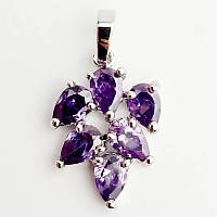 Кулон XР. Родій. Камінь: фіолетовий циркон. Довжина: 25 мм. Ширина: 15 мм.