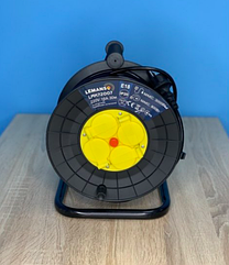 Подовжувач-котушка 4 гнізда з кришкою, 30м 16А із заземленням LM72007 max 800-3000Вт