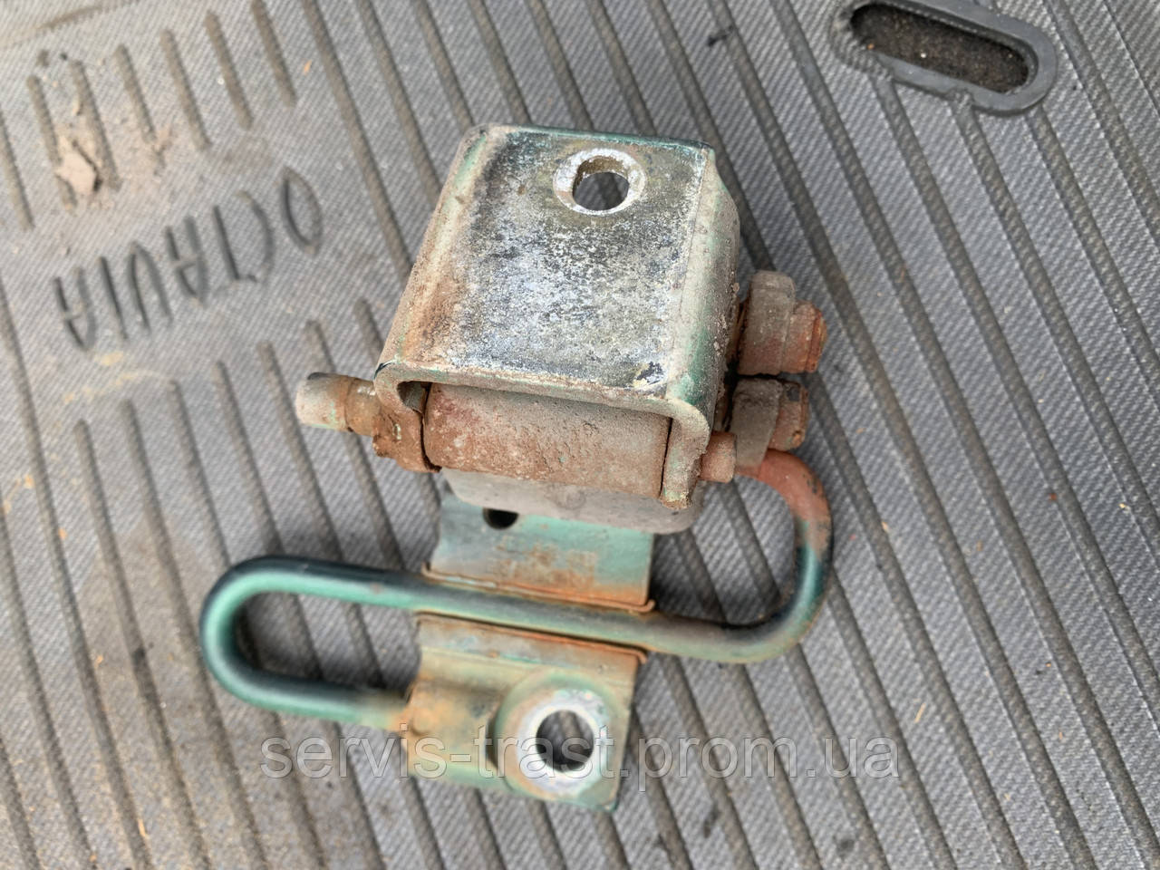 Петля дверей ліва нижня Volkswagen Bora 4L0 833 411D, фото 1