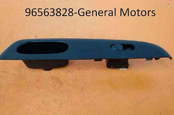 Блок керування склопідіймачем Daewoo Matiz передній правий 96563828