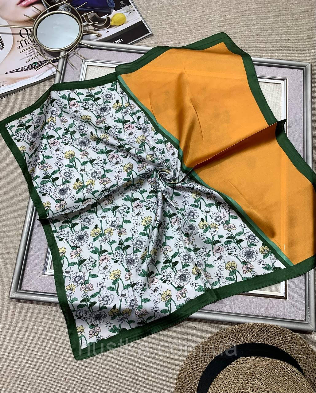 Шийна шовкова хустка Квіти 70*70 см зелений/гірчичний
