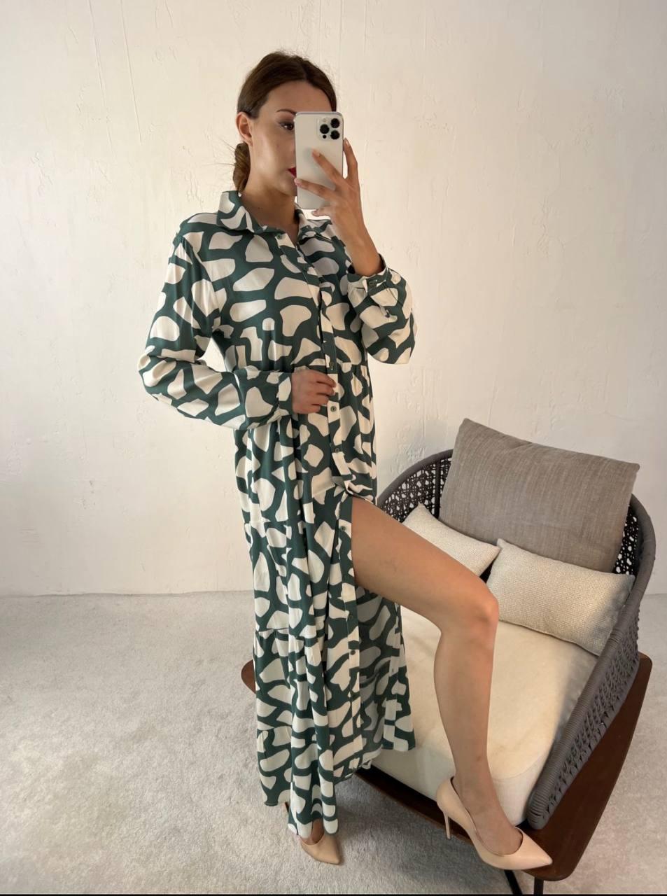 Довга сукня сорочка в принт вільного фасону з розрізом на спідниці (р. 42-46) 84PL4039, фото 1