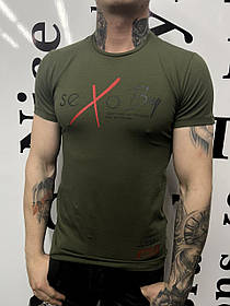 Чоловіча молодіжна темно-зелена хакі футболка з написами