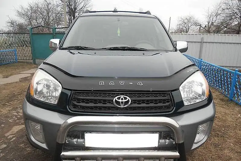Дефлектор капота на Toyota RAV4 2000-2006. Мухобійка на Toyota RAV4
