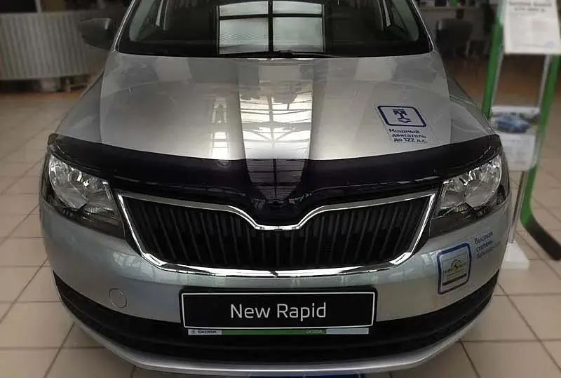 Дефлектор капота на Skoda Rapid (Rapid Spaceback) седан/універсал 2012-2020. Мухобійка на Skoda