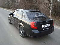 Дефлектор заднего стекла на Chevrolet Lacetti седан 2004-2013 (скотч) . Козырек, ветровик, заднего стекла