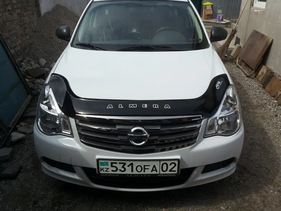 Дефлектор капота на Nissan Almera 2013-2020 євро кріплення. Мухобійка на Nissan Almera