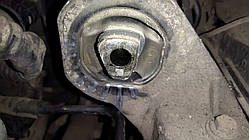 Б/В Подушка опора двигуна ліва Land Rover Freelander