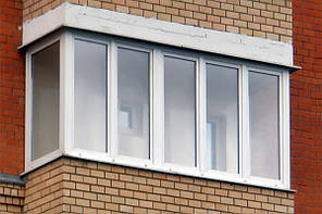 Скління балкона REHAU 60 | Металопластиковий балкон П-подібний Рехау 60