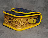 Жіноча шкіряна сумка ручної роботи з тисненим орнаментом «Дубок», синьо-жовта сумка з натуральної шкіри, 20*21*8 см, фото 5