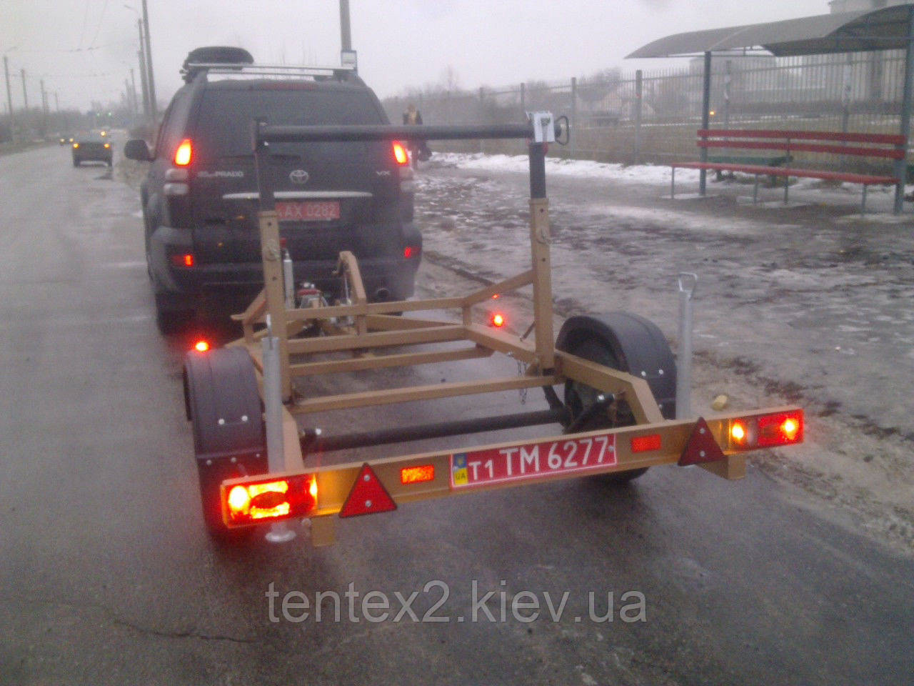 Причіп для перевезення котушок (бухт, барабанів) для дротів.
