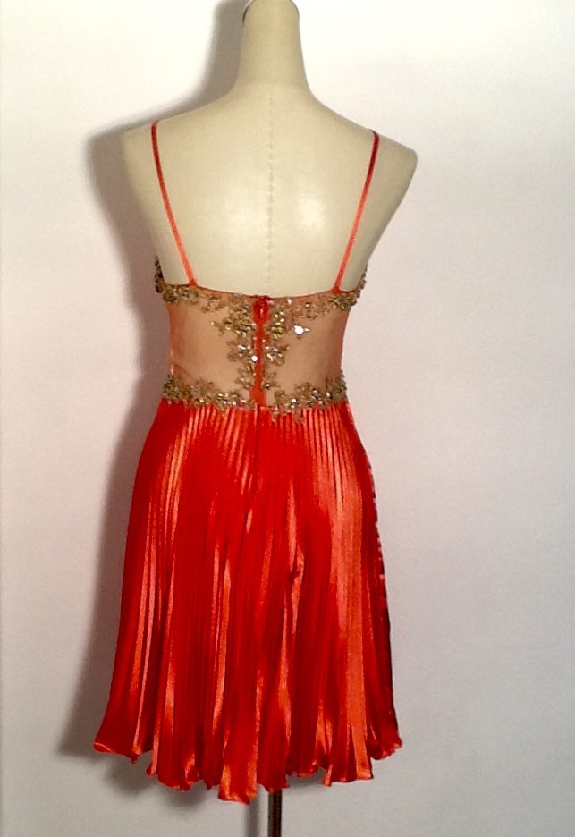 Платье банкетное женское летнее шелковое короткое с палантином красное яркое модное стильное - фото 4 - id-p260980304