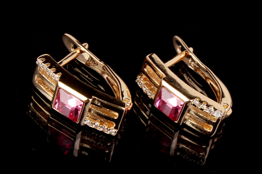 Жіночі класичні сережки XUPING прямокутні з рожевим каменем, сережки з мед сплаву під золото ЯКІСТЬ - 100 %