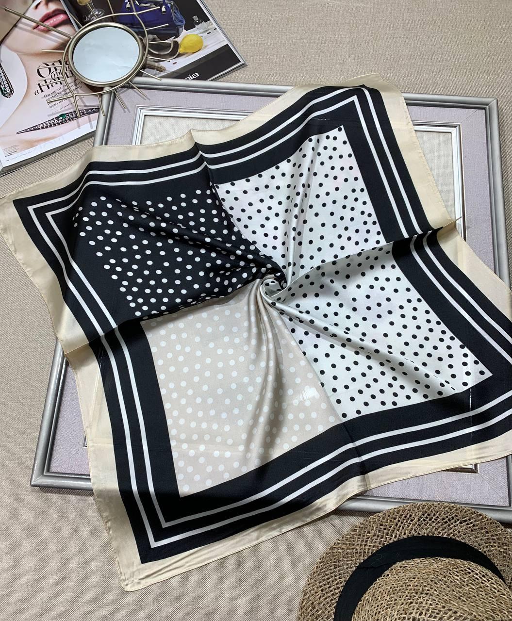 Шийна шовкова хустка Кватро горох міні 70*70 см білий/графіт