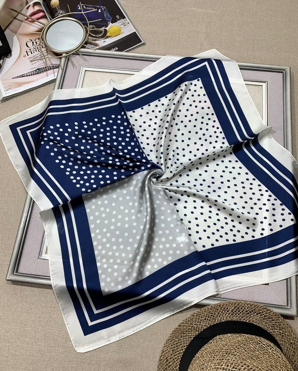 Шийна шовкова хустка Кватро горох міні 70*70 см білий/синій