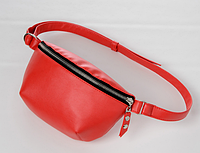 Сумка бананка через плече жіноча з екошкіри червона