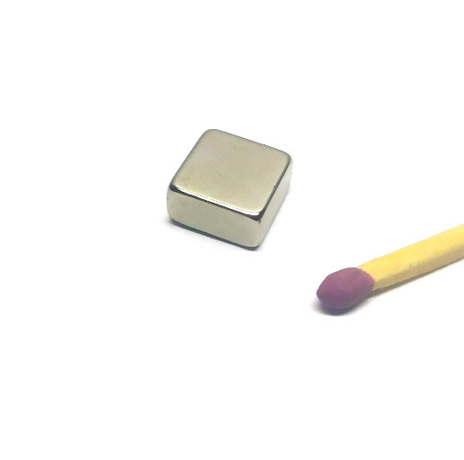 Неодимовий магніт квадрат 10*10*5 зчеплення 1.8 кг