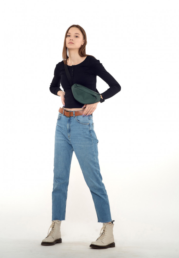 Стильна жіноча поясна сумка зеленого кольору з екошкіри, фото 1