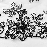 Ажурне мереживо вишивка на сітці: білого кольору сітка, чорна нитка, ширина 21 см, фото 6
