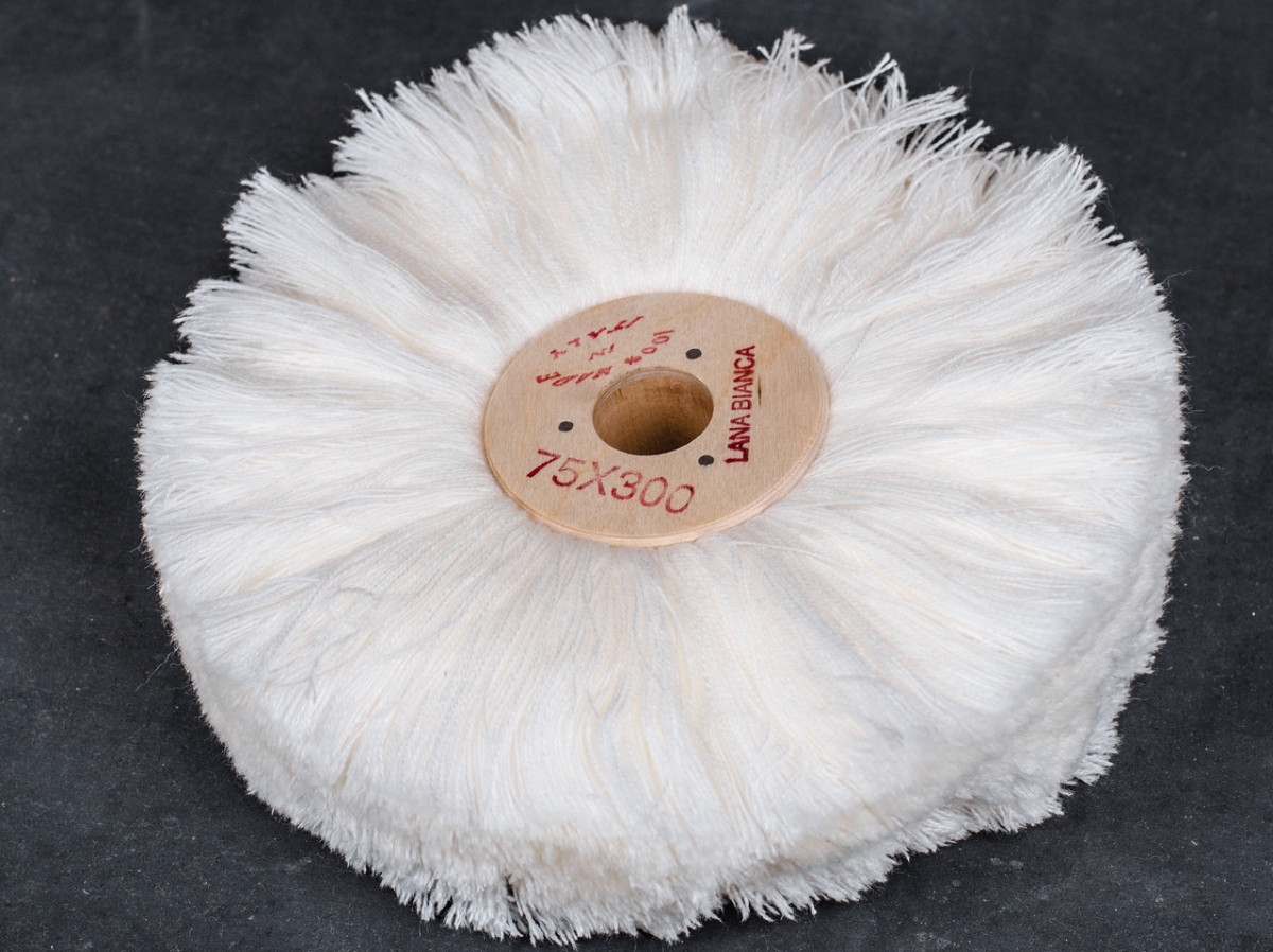Щётка полировочная шерстяная IEXI White Wool 75x300 на СОМ - фото 1 - id-p674812065