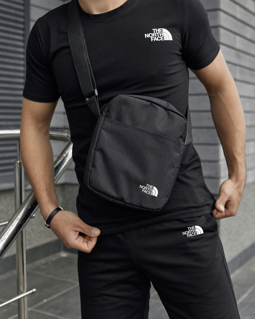 Костюм шорти футболка сумка The North Face спортивний чоловічий літній комплект тнф чорний, фото 1