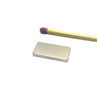 Неодимовий магніт прямокутник 20*10*2 зчеплення 2,1 кг