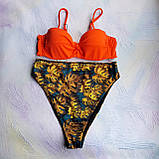 Роздільний жіночий купальник оранжевий ліф і коричневі високі трусики з листочками, фото 5