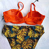 Роздільний жіночий купальник оранжевий ліф і коричневі високі трусики з листочками, фото 3