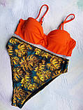 Роздільний жіночий купальник оранжевий ліф і коричневі високі трусики з листочками, фото 2