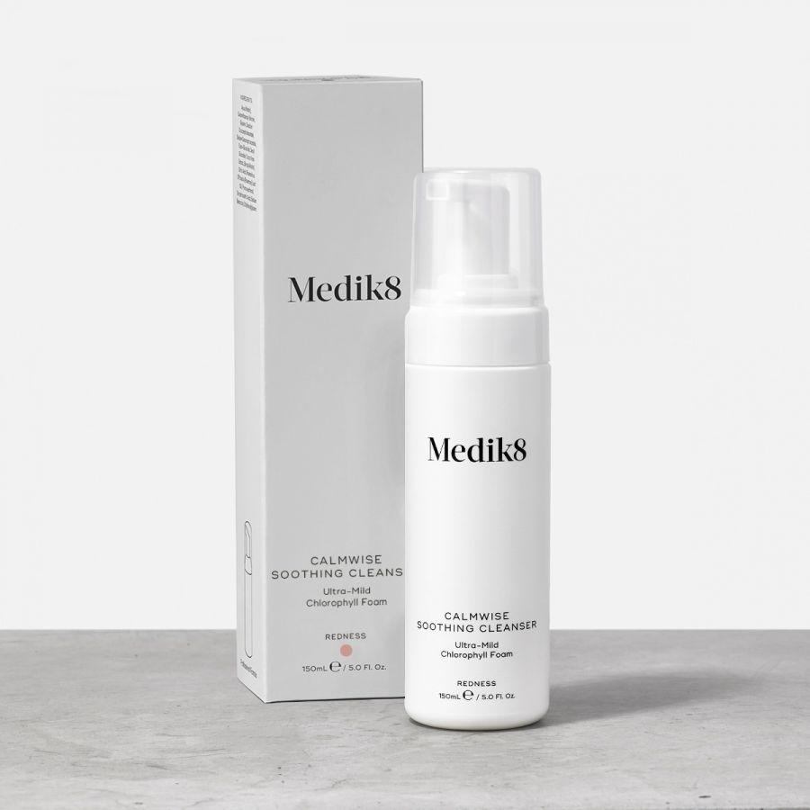 Medik8 Calmwise Soothing Cleanser Очищаюча пінка для чутливої шкіри