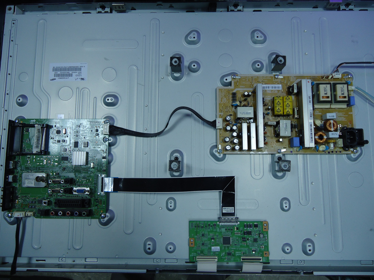 Телевізор 40" Samsung LE40C530F1W на запчастини (BN44-00340B L40F1, SSB400_12V01, F60MB4C2LV0.6 )
