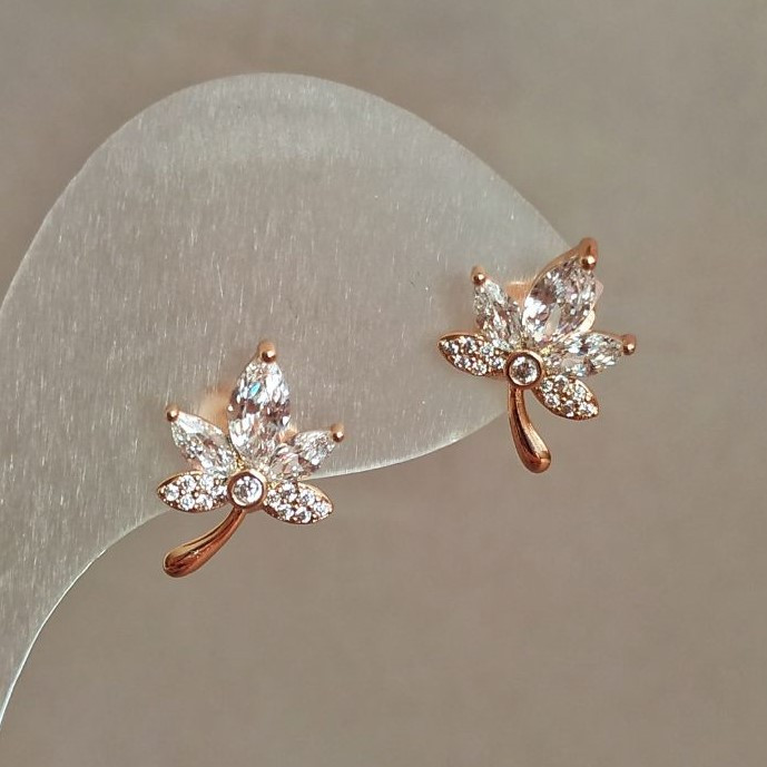 Сережки пусети кульчики Листик Xuping Позолота 18К з білими стразами та кристалами d-15х10мм + -, фото 1