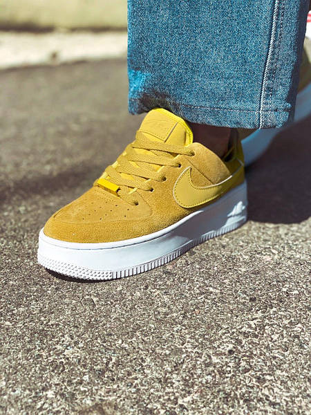 Nike air force 1 low sage best sale