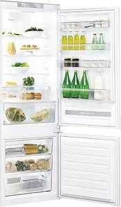 Холодильник із морозильною камерою Whirlpool SP40 800 EU