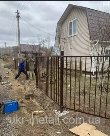 Купить Металлические ограждения для забора / Сварной секционный забор ...