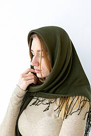 Бавовняний жіночий шарф хустка однотонна з бахромою Хакі