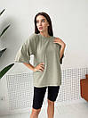 Жіноча однотонна футболка оверсайз із заниженою лінією плеча (р. 42-46) 65ma1024, фото 2