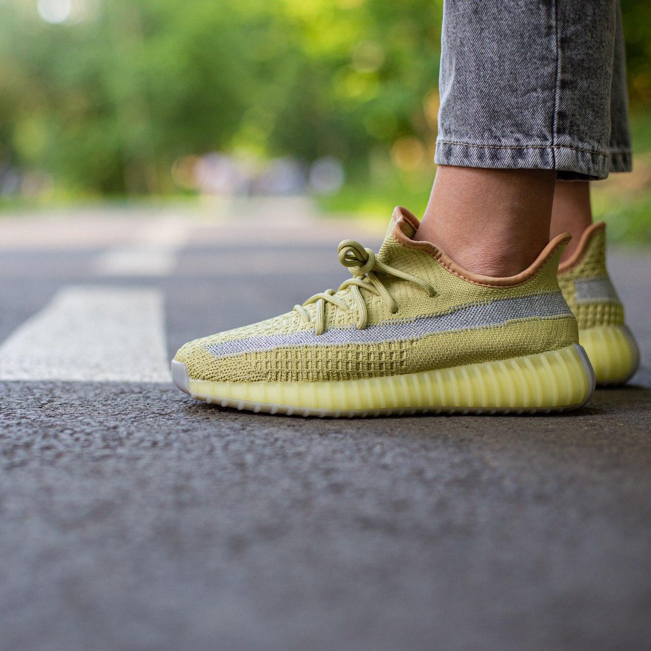 Кросівки чоловічі жовті Adidas Yeezy Boost 350 V2 Marsh (00602)