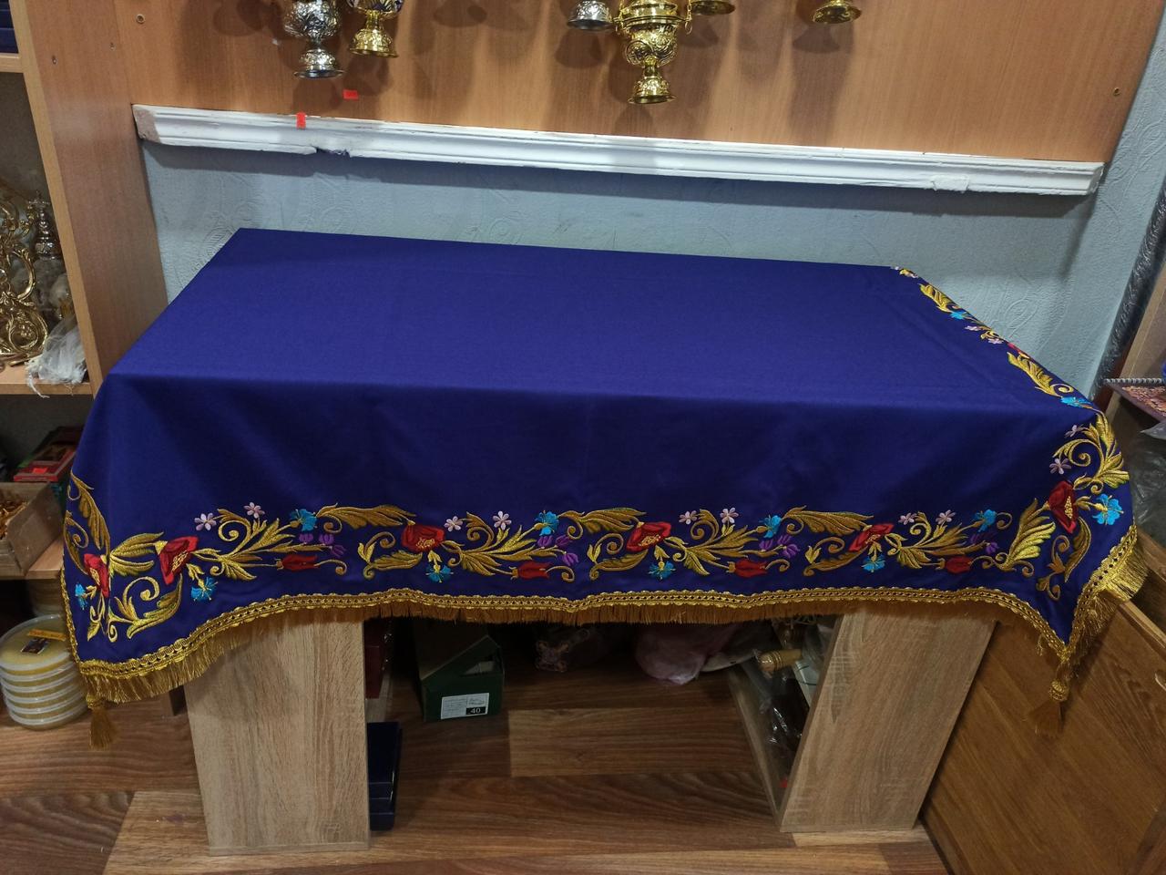 Скатертина синя із золотом з габардину з вишивкою 141×138см, фото 1
