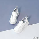 Шкіряні жіночі білі кросівки, фото 3