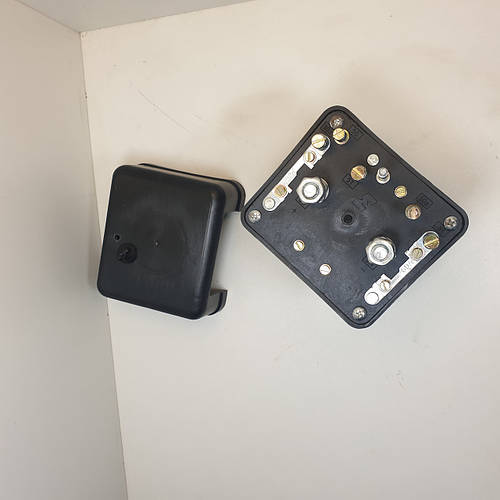 Купить Переключатель аккумуляторных батарей 12, 24V, цена 995 ₴ — Prom ...