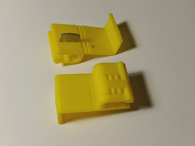 Зажим для врізки в провод жовтий 2,5-6 мм.кв. АХ-704, фото 1