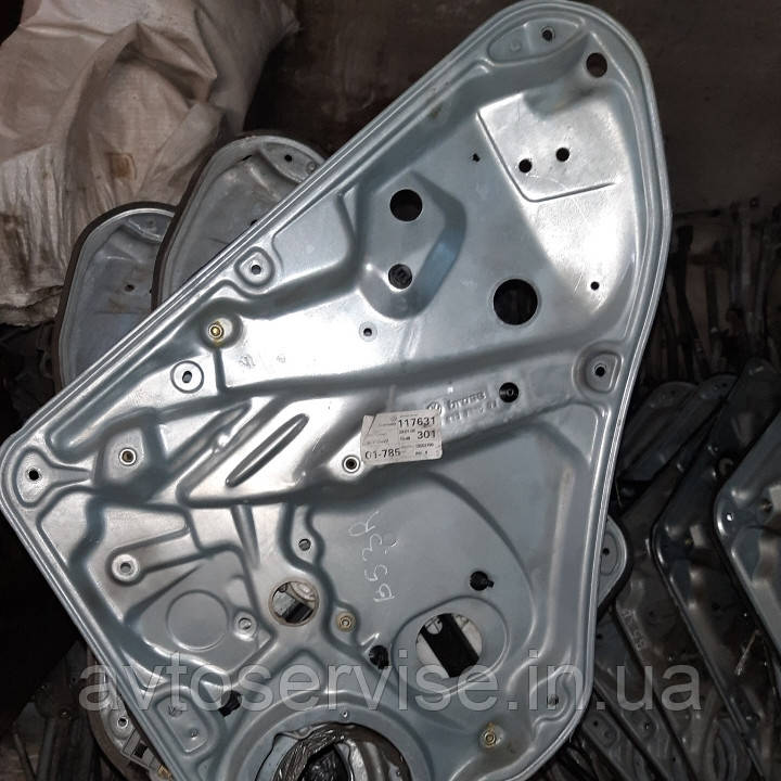 Склопідіймач задній правий Volkswagen Passat B5