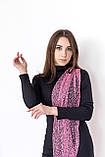 Жіночий шарф в сітку легкий однотонний брудно-рожевий з бахромою., фото 7