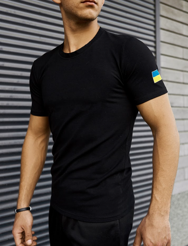 Якісна чоловіча футболка бавовна чорна для повсякденного носіння з українською символікою, фото 1