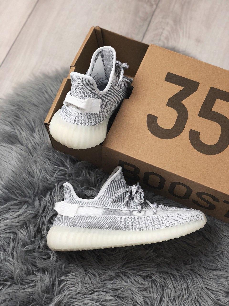Кросівки чоловічі сірі рефлективні шнурки Yeezy 350 Static (00572)