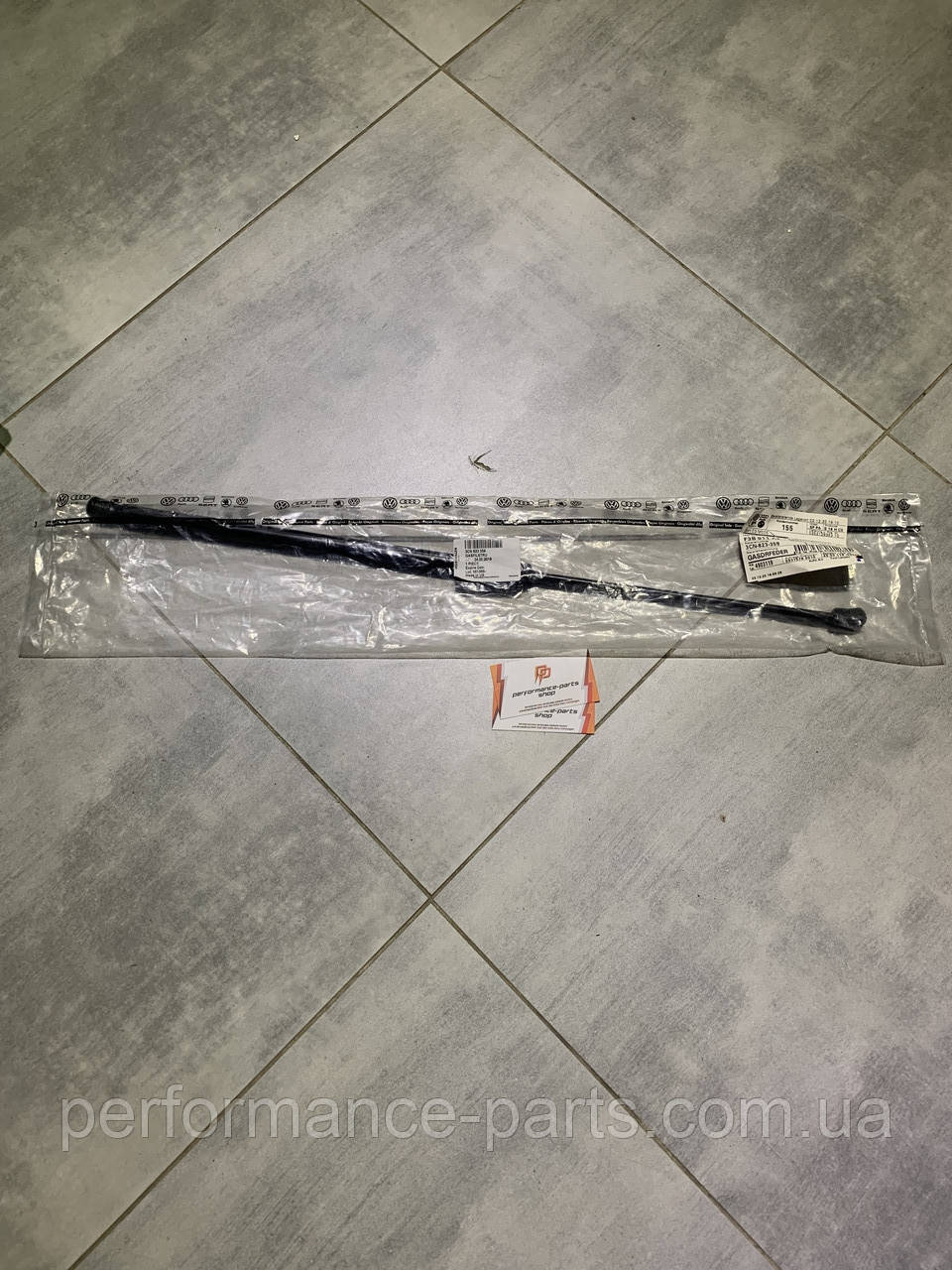 Амортизатор капота VAG 3CN823359a